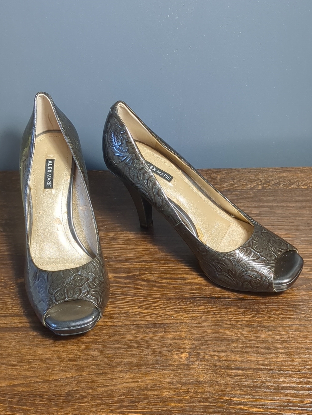 Alex Marie Metallic Bronze Embossed Floral Textured Leather Peep Toe Heels Sz 7